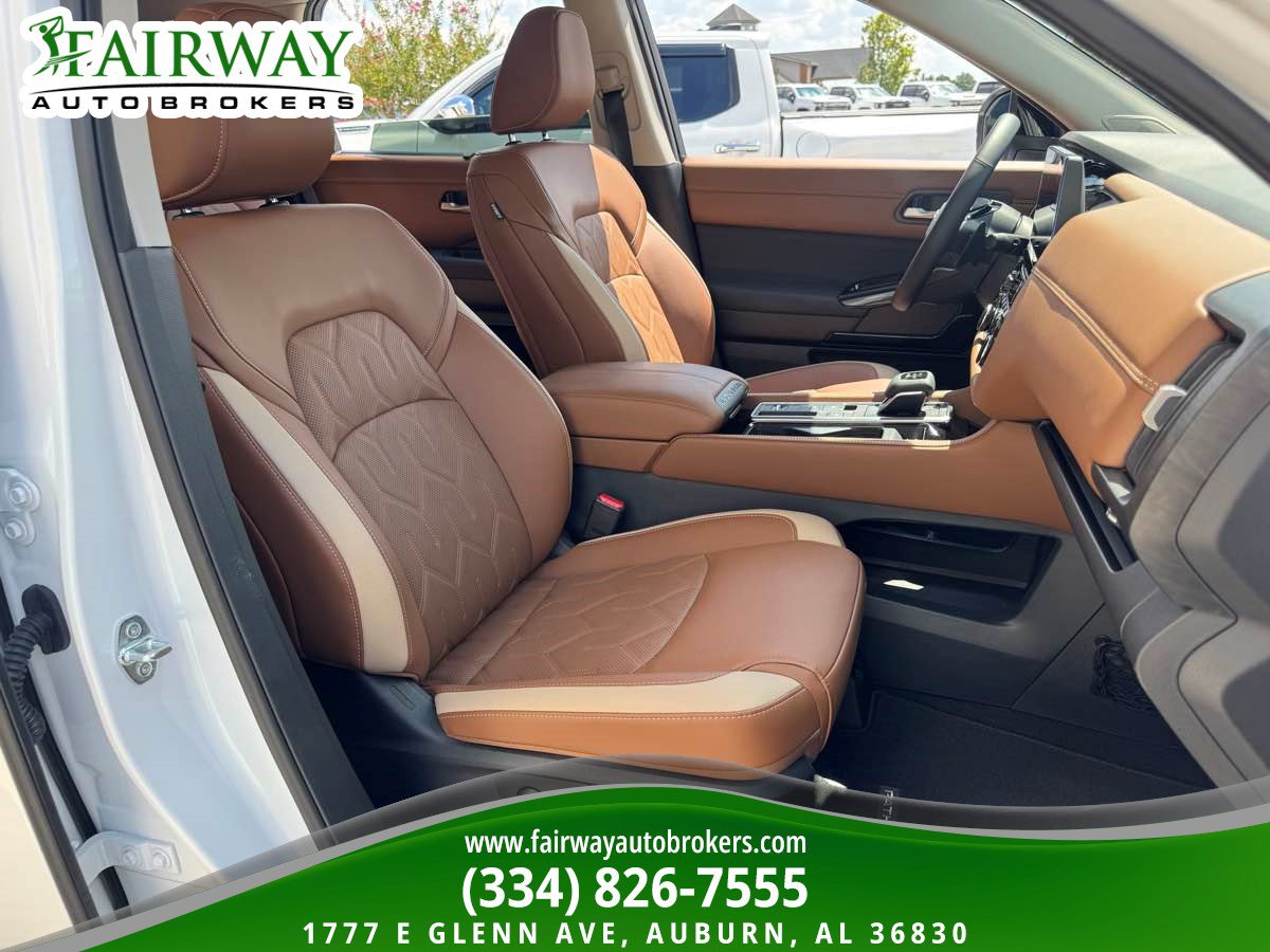 Used 2026 Nissan Pathfinder Platinum w/ Cargo Package FWD image 12