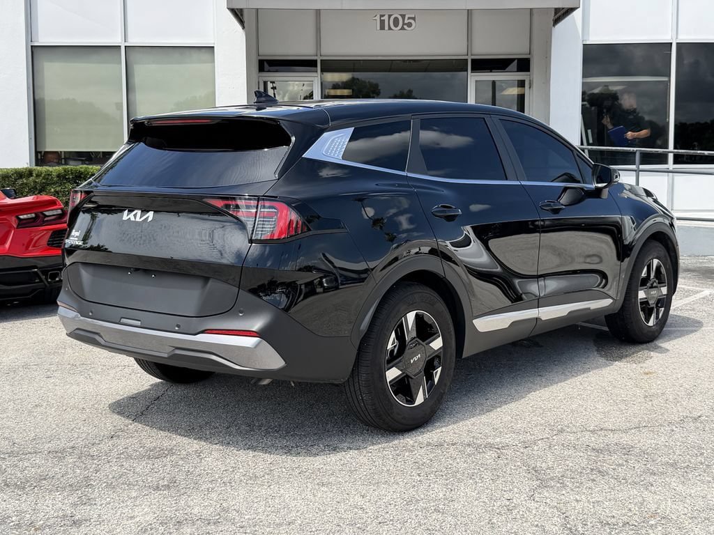 Certified 2026 Kia Sportage LX FWD image 5