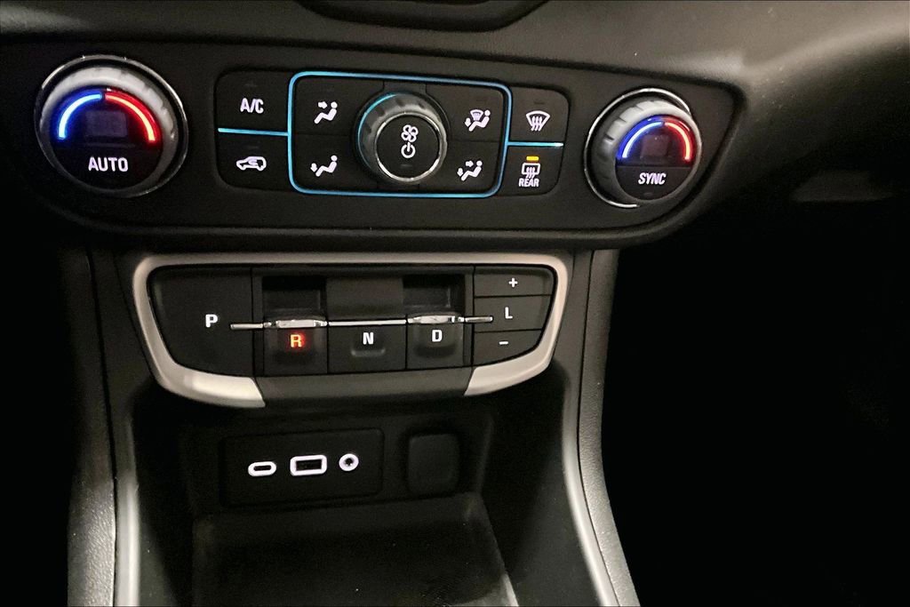 Used 2023 GMC Terrain SLE w/ Driver Convenience Package image 15