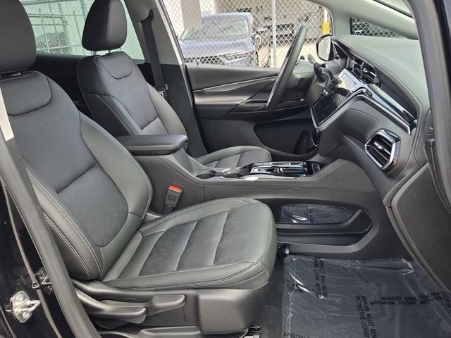 Used 2023 Chevrolet Bolt LT w/ Infotainment Package FWD image 17