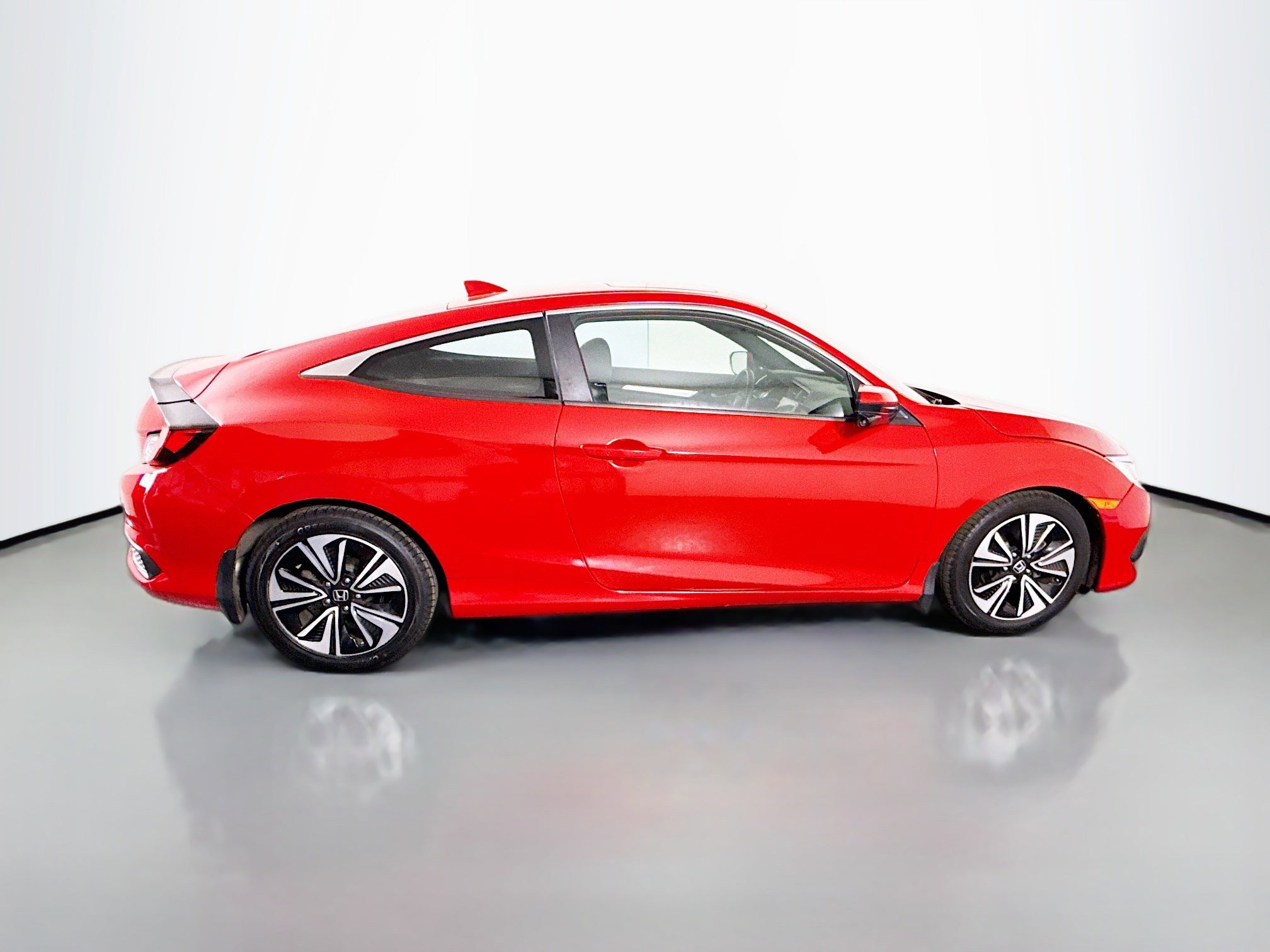 Used 2018 Honda Civic EX-T image 11