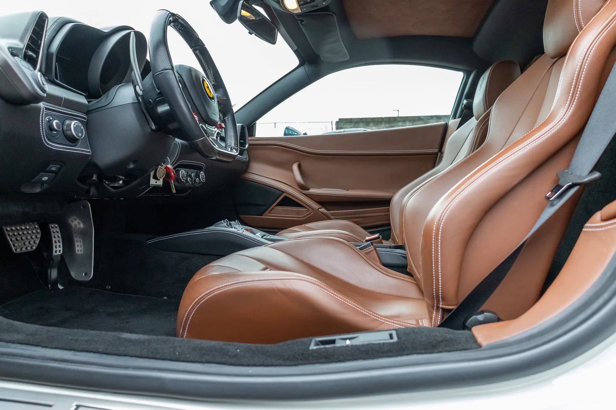 Used 2015 Ferrari 458 Italia Coupe 2D image 35