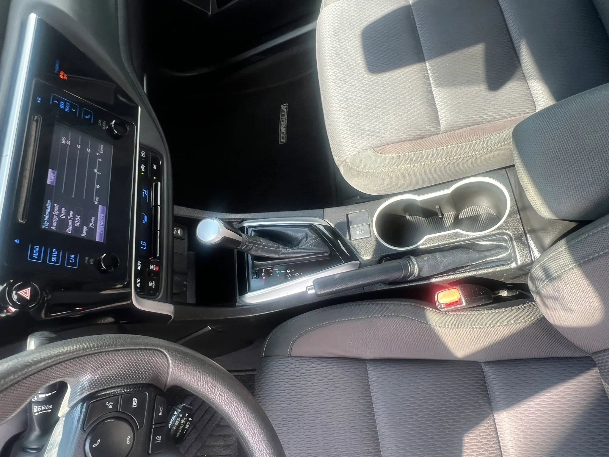 Used 2018 Toyota Corolla LE image 15
