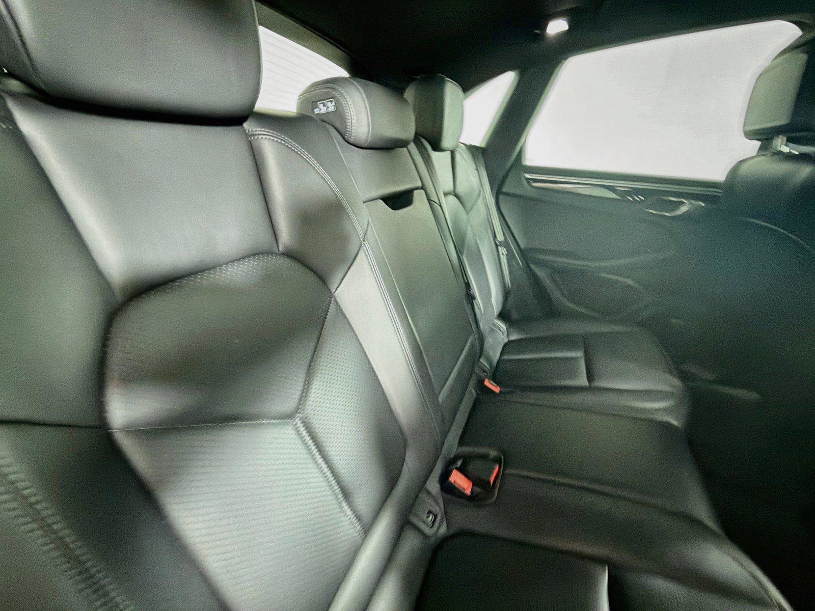 Certified 2021 Porsche Macan AWD/4WD image 27