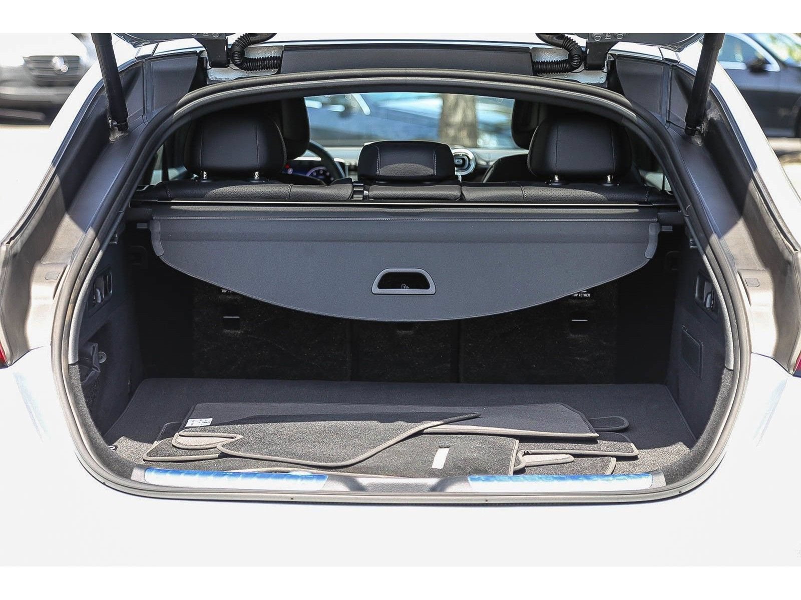 Certified 2025 Mercedes-Benz GLC 300 4MATIC image 24