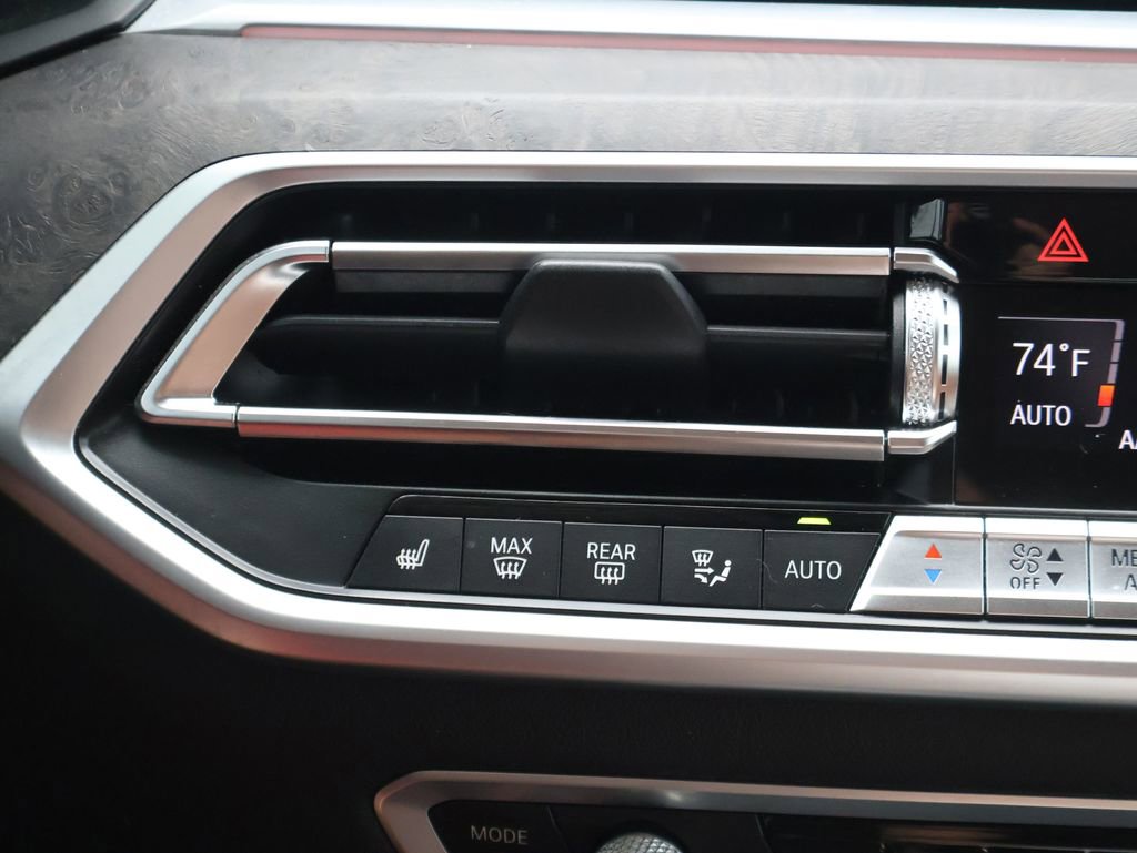 Used 2021 BMW X7 xDrive40i w/ Premium Package image 32