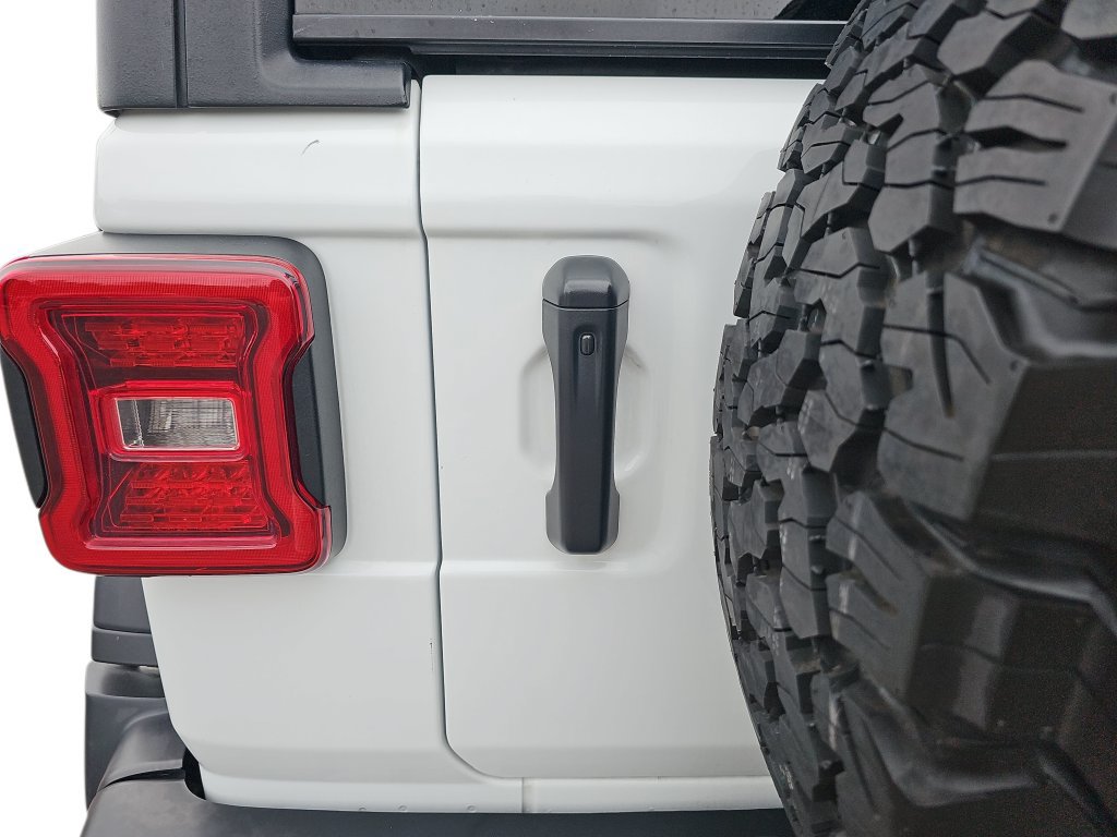 Used 2025 Jeep Wrangler Unlimited Rubicon AWD/4WD image 32