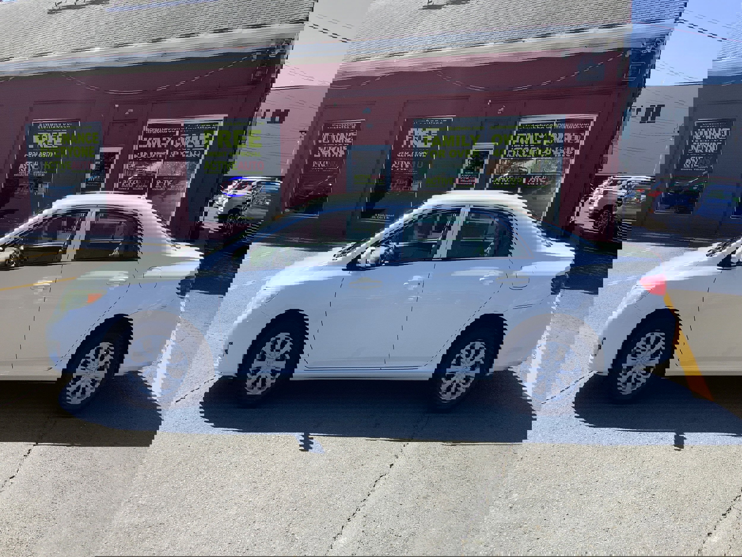 Used 2010 Toyota Corolla LE image 4