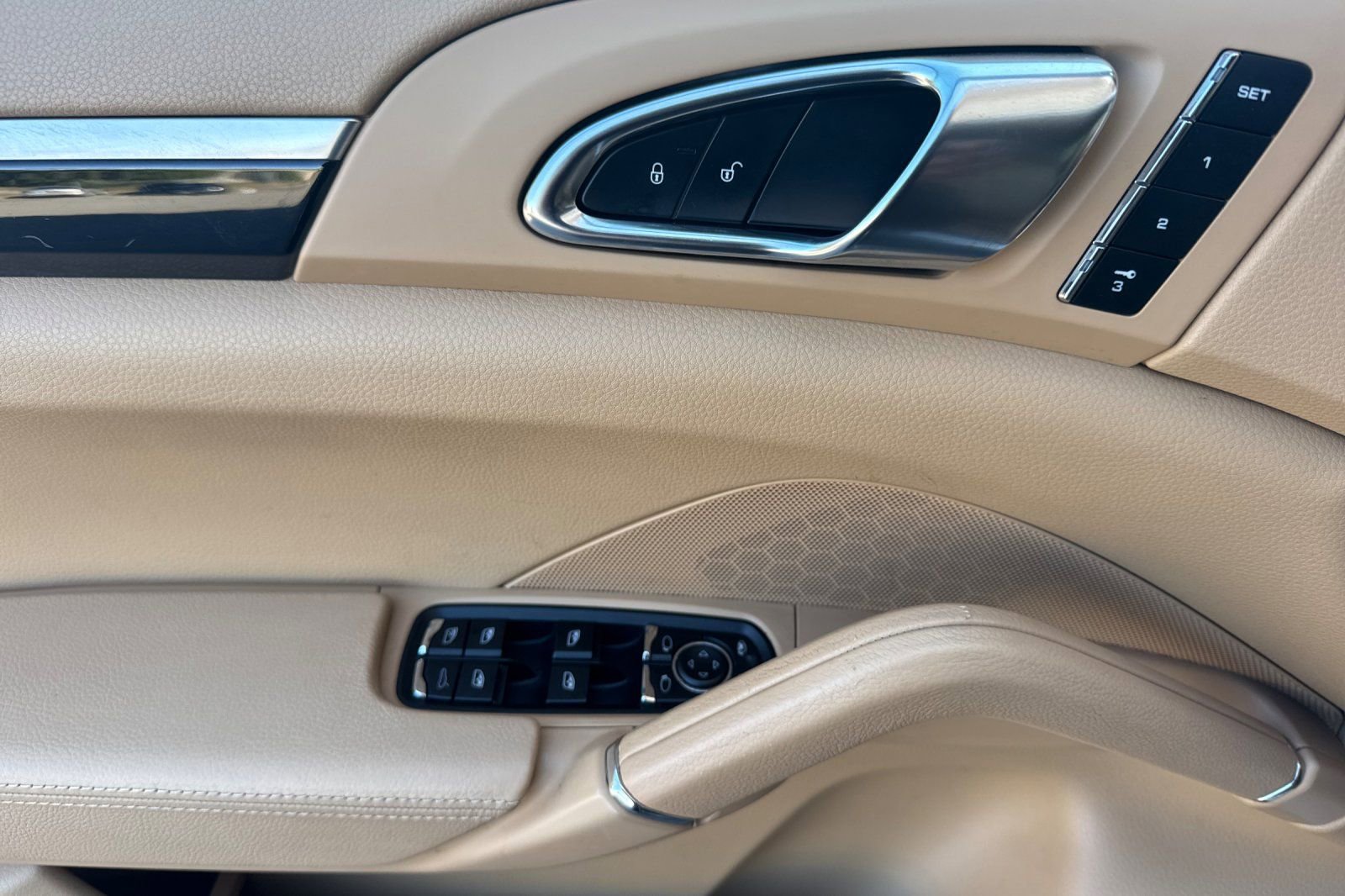 Used 2014 Porsche Cayenne AWD/4WD image 14