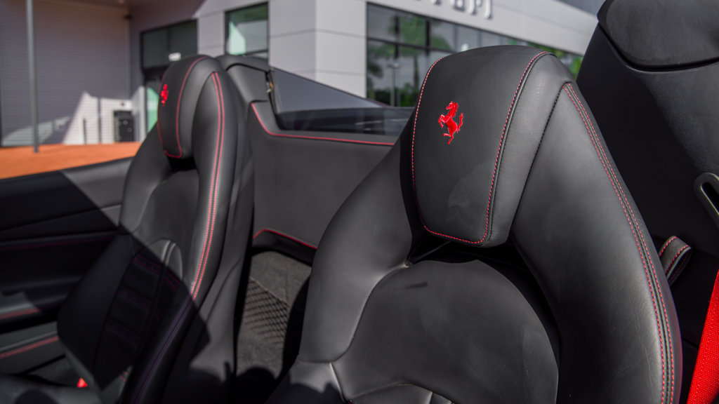Used 2018 Ferrari 488 Spider RWD image 17