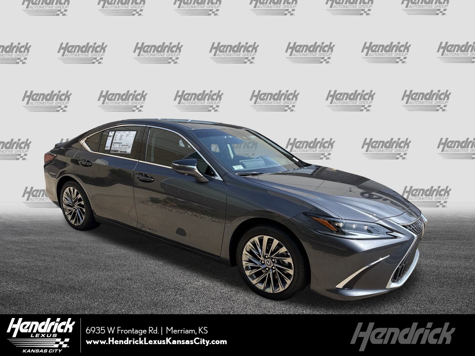 New 2025 Lexus ES 300h Ultra Luxury image 1