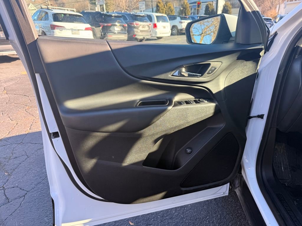 Used 2024 Chevrolet Equinox LT image 20