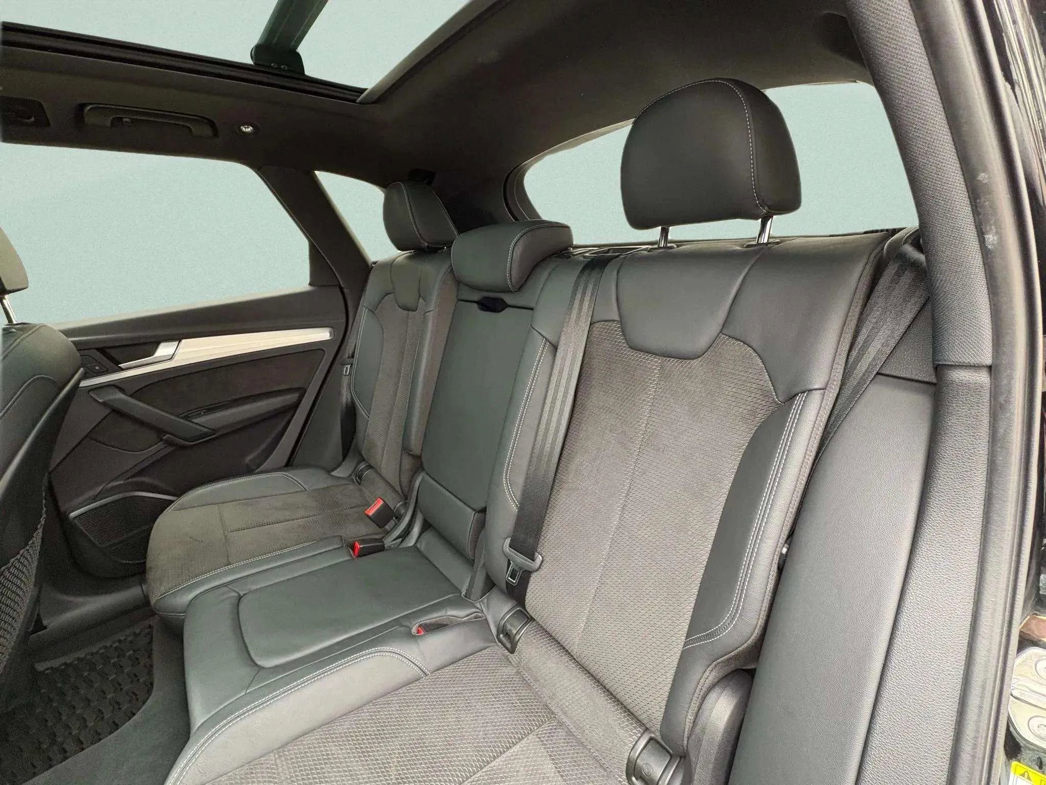 Used 2018 Audi SQ5 Premium Plus w/ Navigation Package image 22