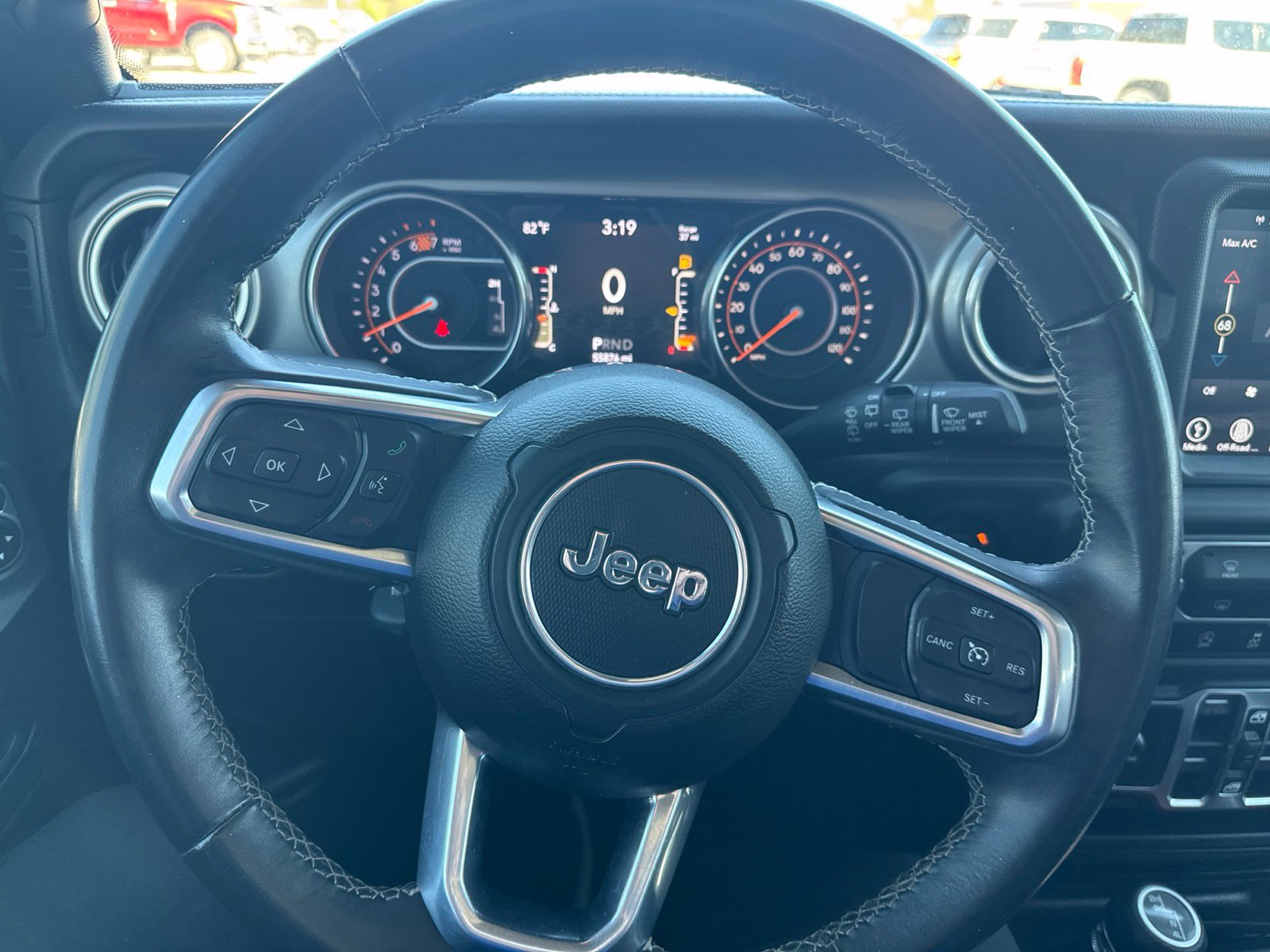 Used 2018 Jeep Wrangler Unlimited Sahara AWD/4WD image 12