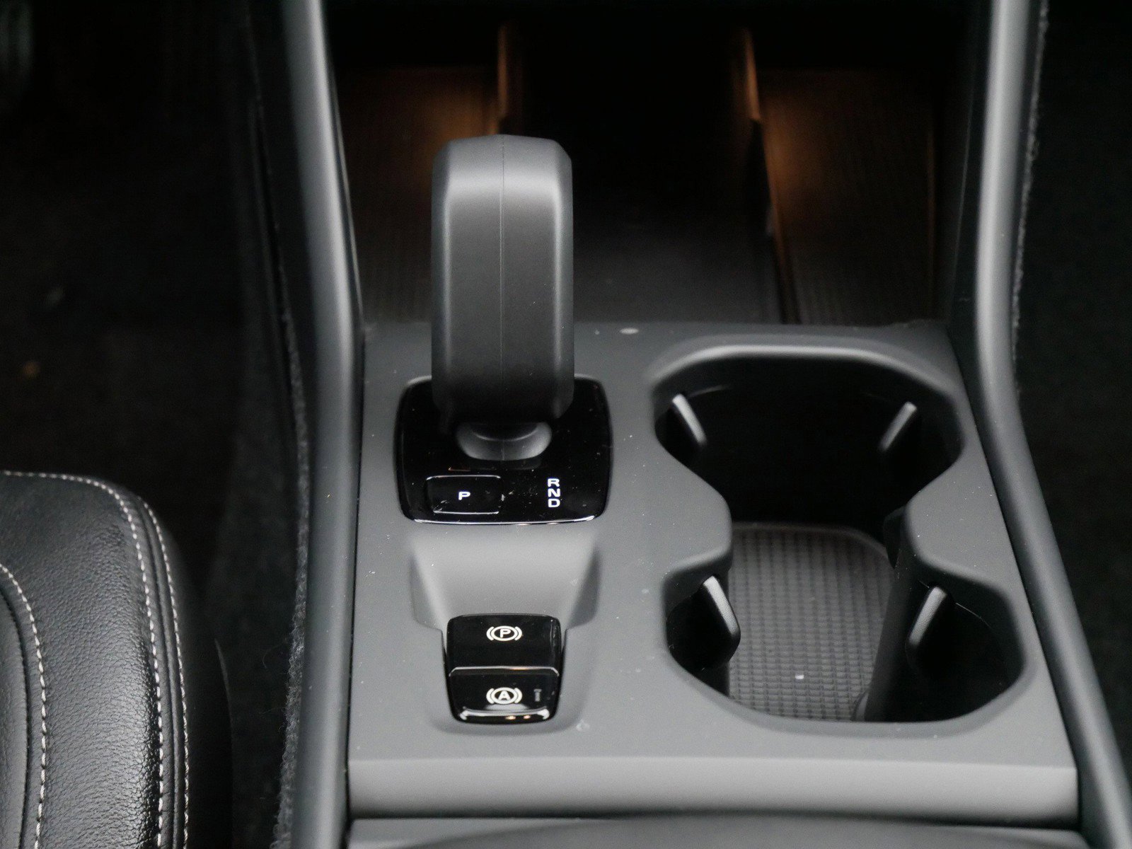 New 2026 Volvo XC40 B5 Core w/ Climate Package AWD/4WD image 9