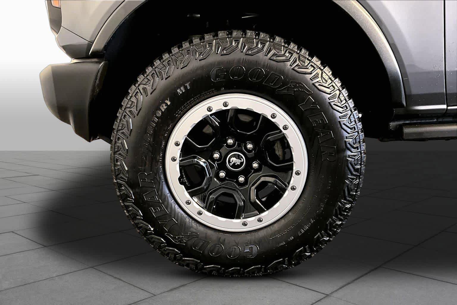 Used 2024 Ford Bronco Outer Banks w/ Sasquatch Package AWD/4WD image 11