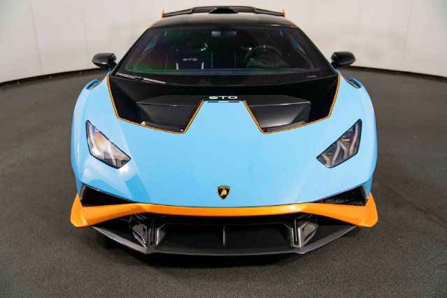 Used 2021 Lamborghini Huracan STO RWD image 3