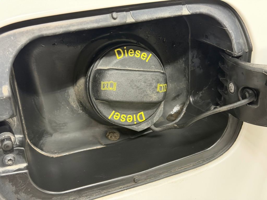 Used 2015 Volkswagen Passat TDI SEL Premium image 38