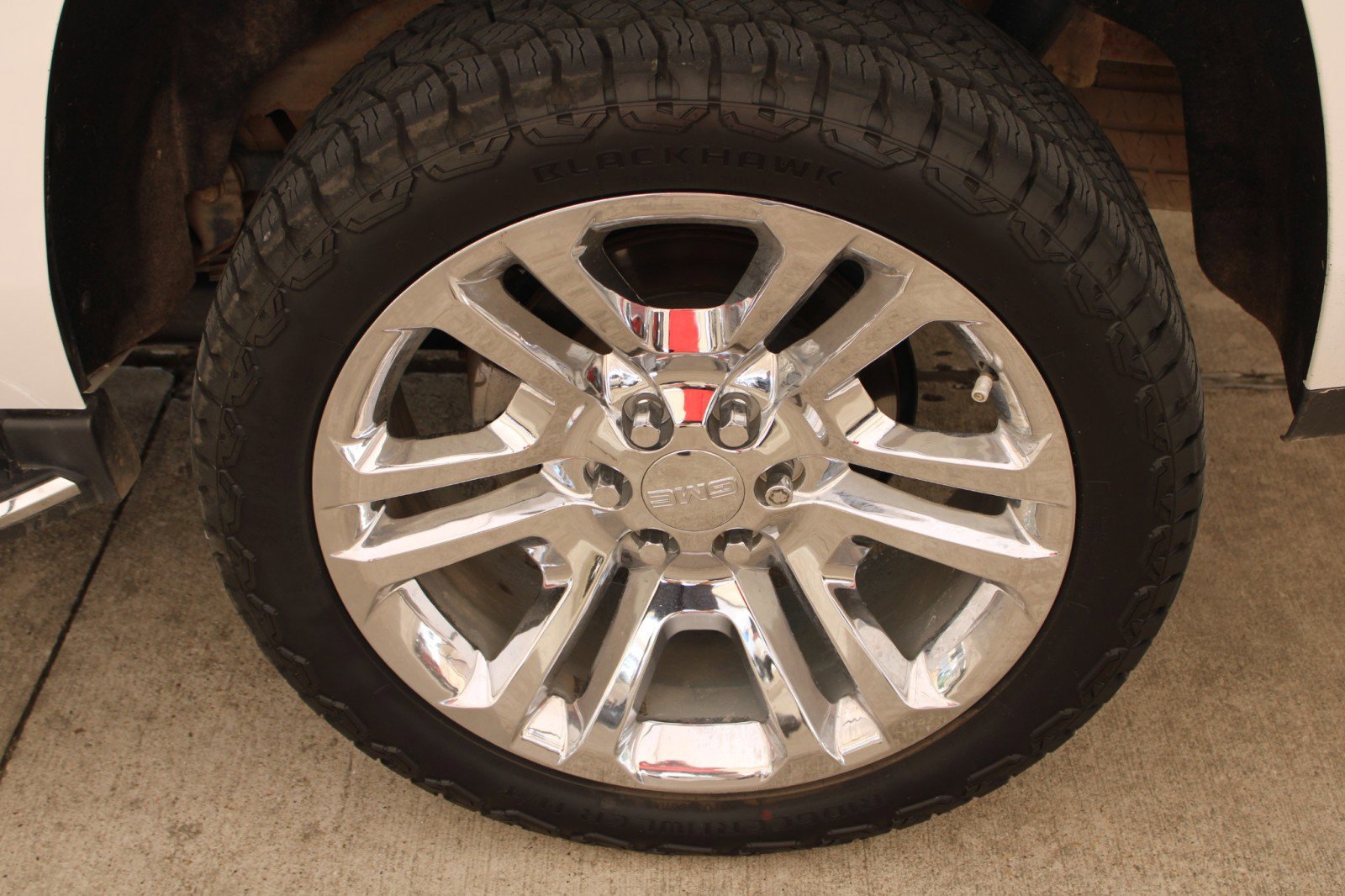 Used 2018 GMC Yukon SLT w/ Premium Edition image 32