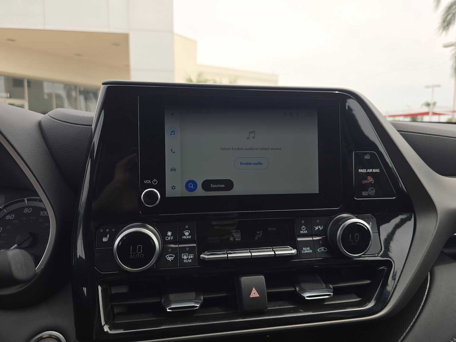 Certified 2025 Toyota Highlander XLE FWD image 27
