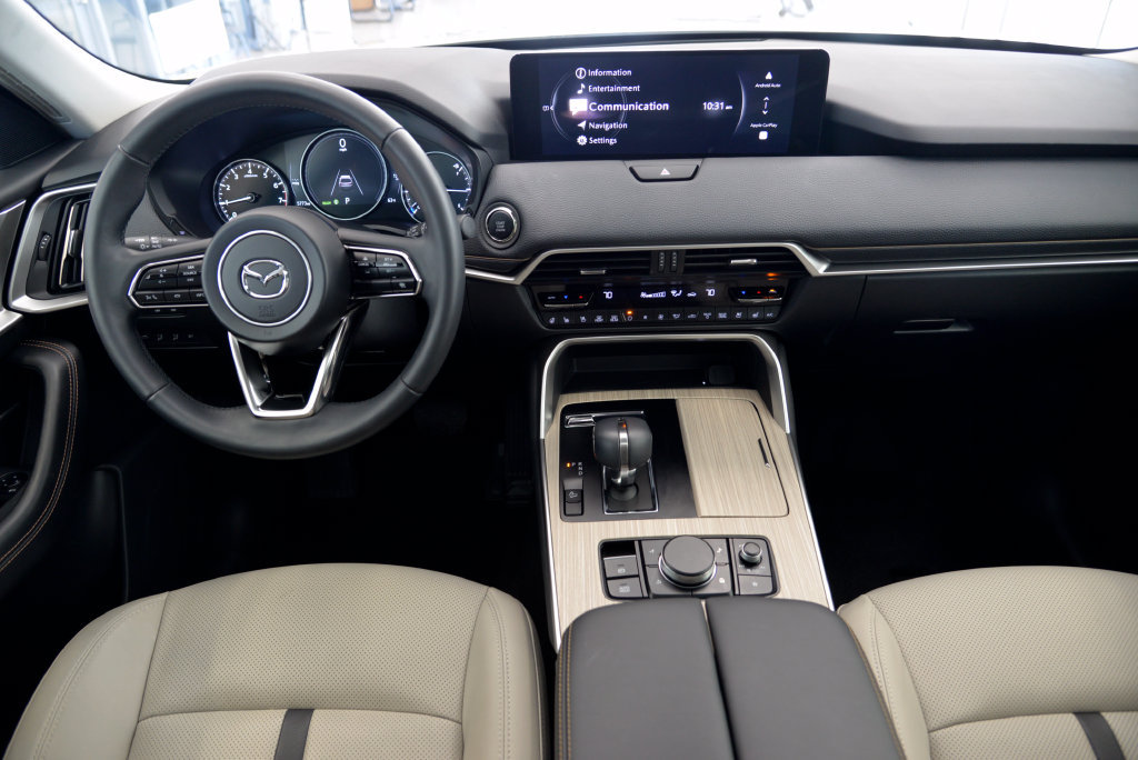 Certified 2026 MAZDA CX-90 3.3 Turbo w/ Preferred Package AWD/4WD image 17