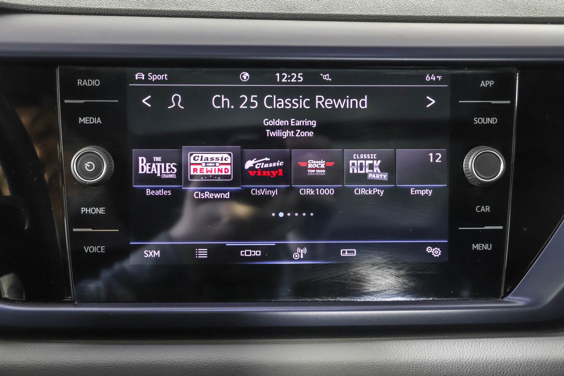 Used 2022 Volkswagen Taos SE w/ Panoramic Sunroof Package image 29