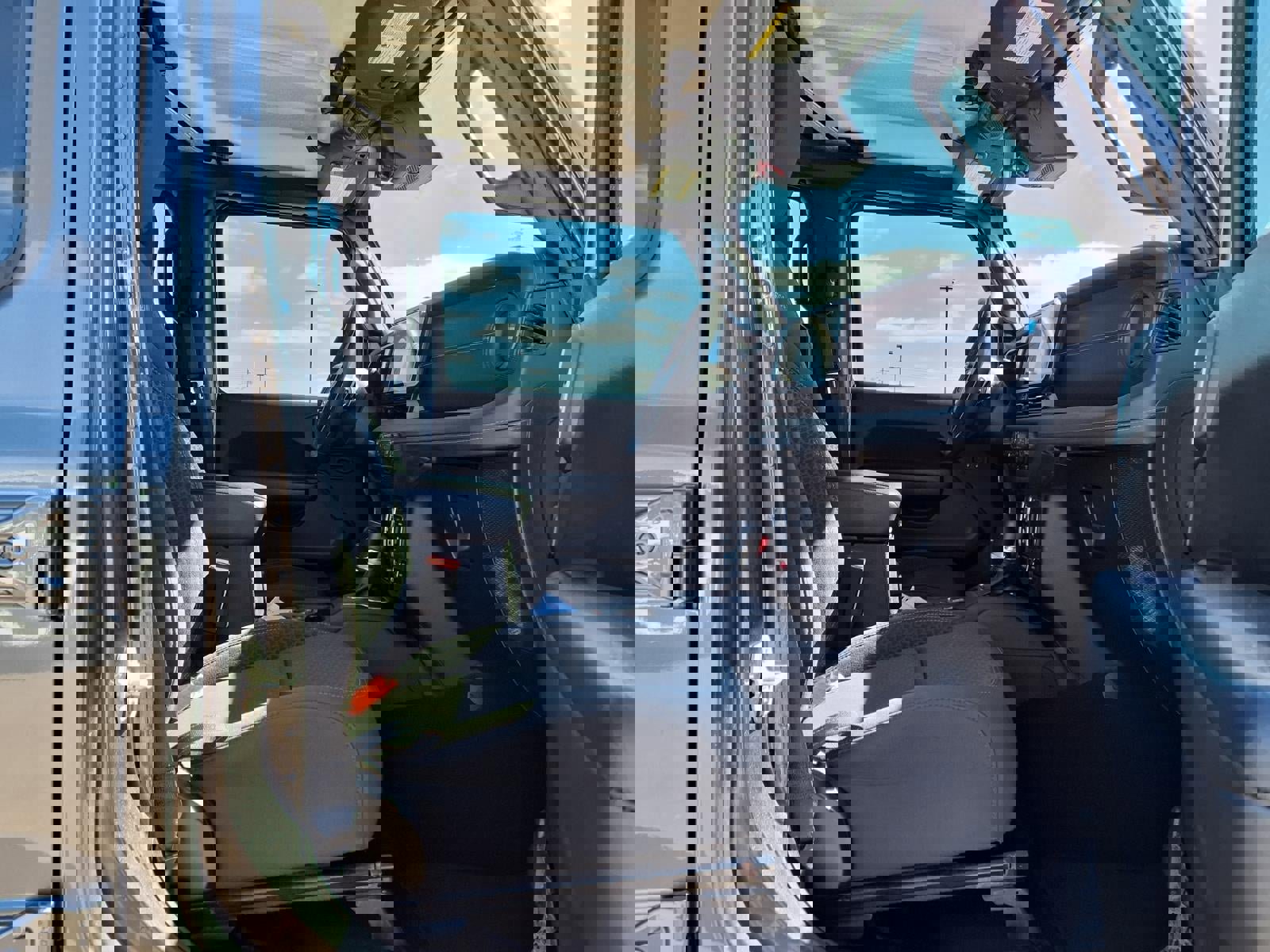 Used 2024 Jeep Wrangler Unlimited Rubicon 4xe w/ Technology Group image 20