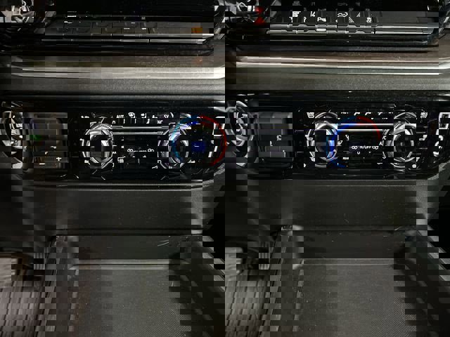 Certified 2024 GMC Sierra 2500 SLT w/ SLT Premium Package image 17