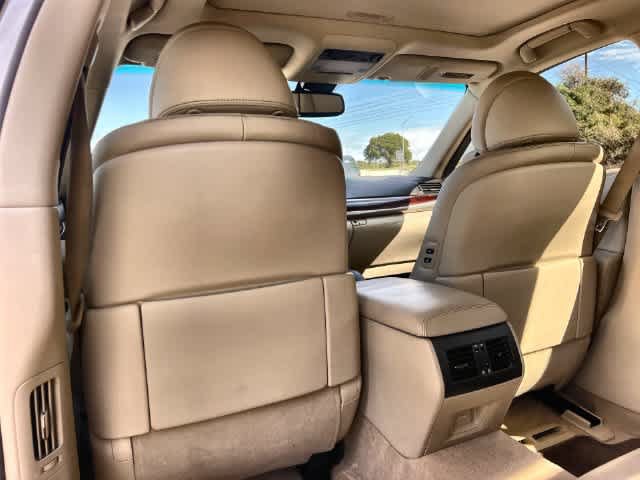 Used 2016 Lexus LS 460 w/ Comfort Package RWD image 13