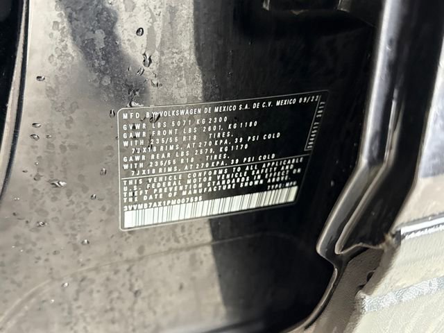 Used 2023 Volkswagen Tiguan SE w/ Panoramic Sunroof Package image 34