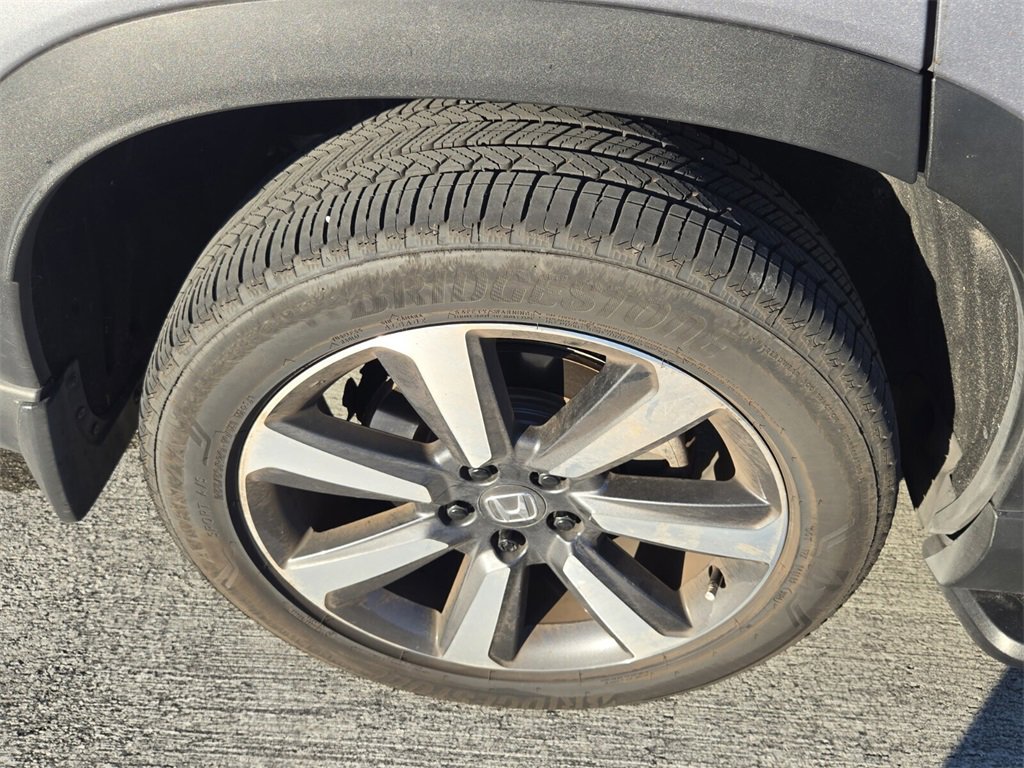 Used 2023 Honda Pilot Touring image 5