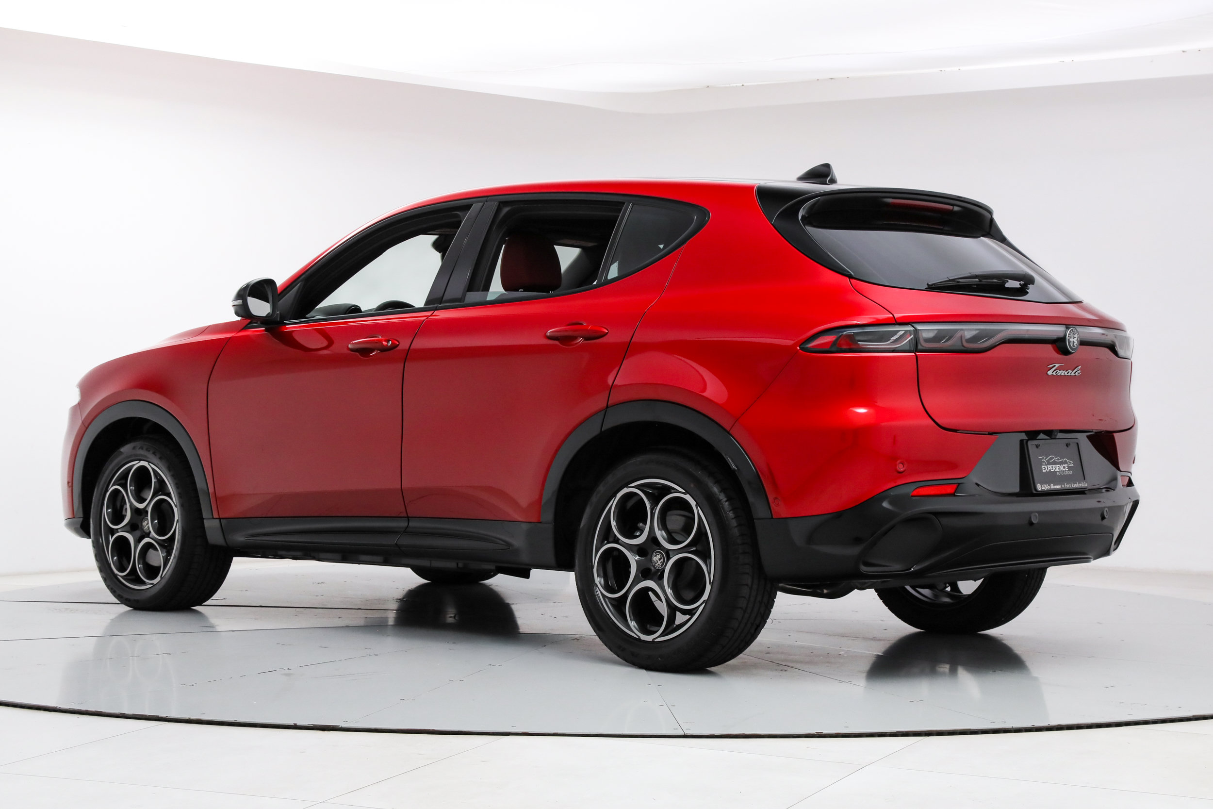New 2026 Alfa Romeo Tonale w/ Red Premium Package AWD/4WD image 3