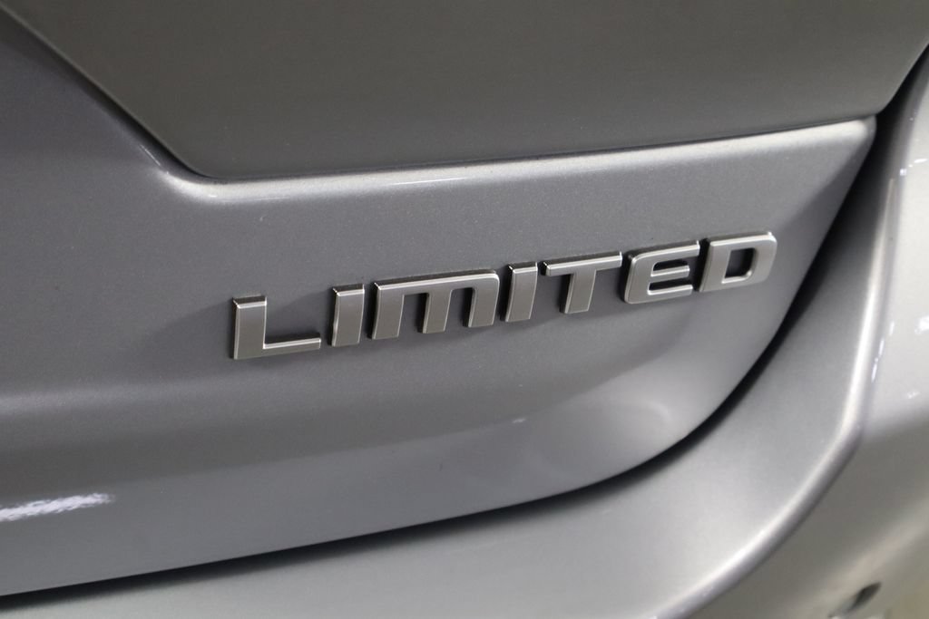 Used 2025 Jeep Grand Cherokee Limited w/ Trailer Tow Package AWD/4WD image 53