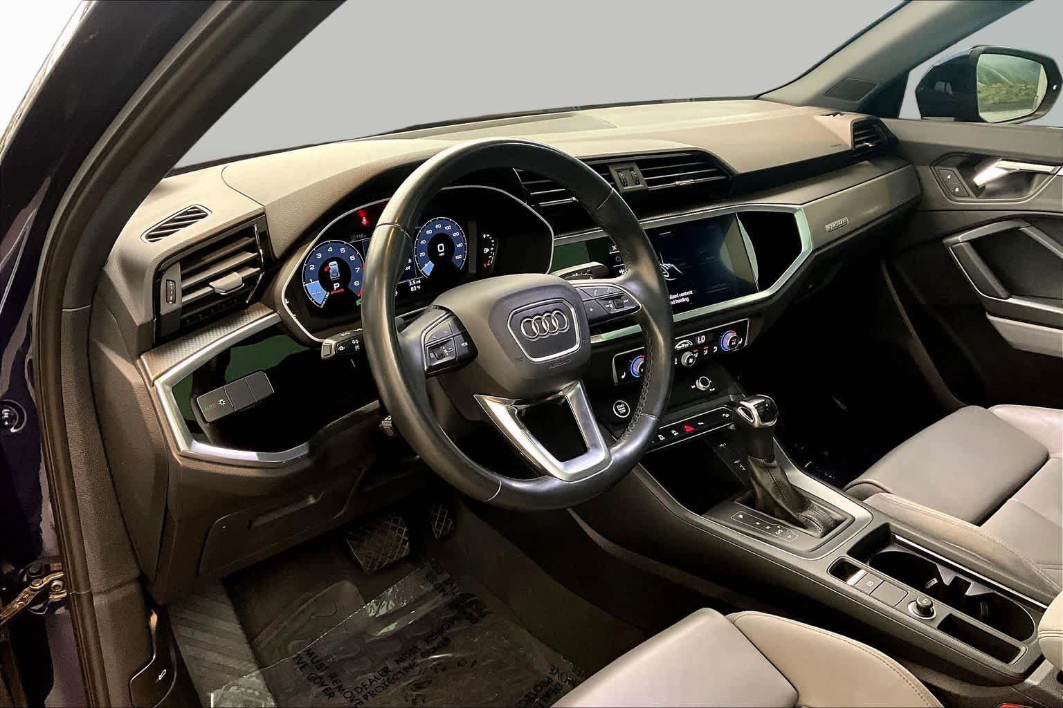 Used 2021 Audi Q3 2.0T Premium w/ Convenience Package AWD/4WD image 18
