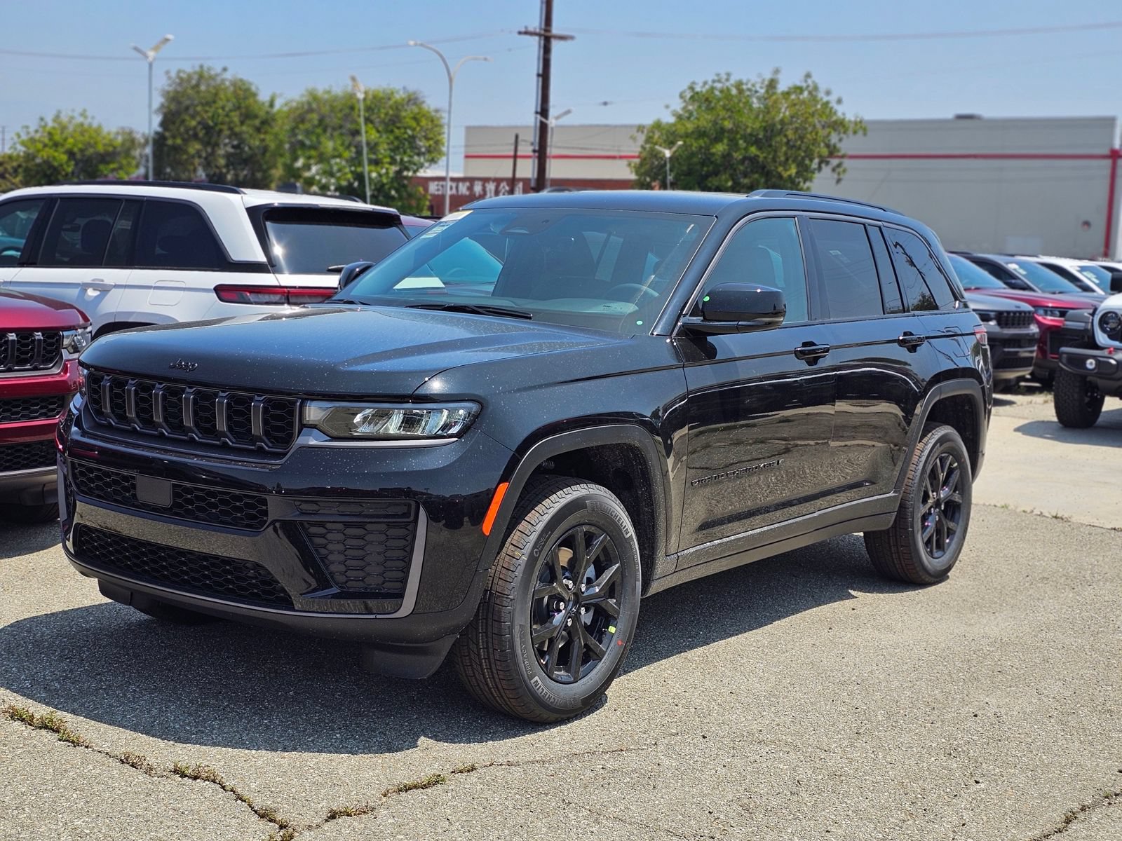 New 2026 Jeep Grand Cherokee Altitude RWD image 3