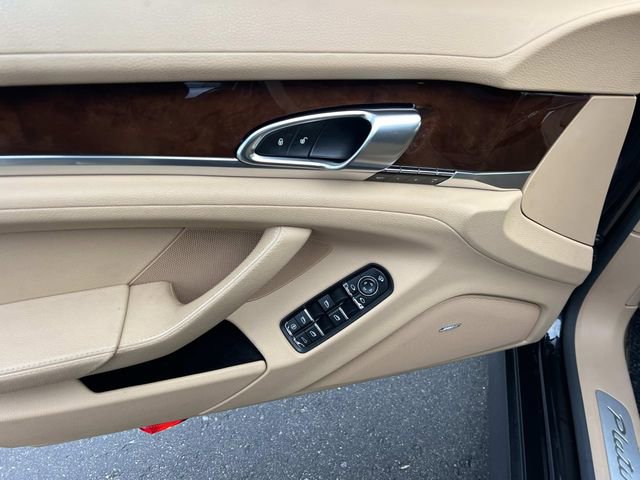 Used 2013 Porsche Panamera 4 image 16