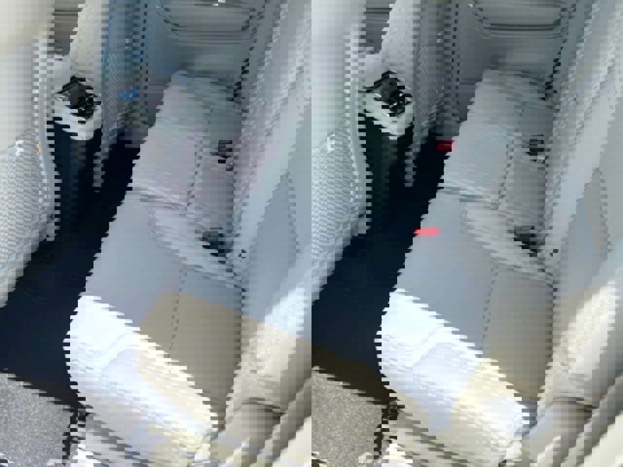 New 2026 Volvo XC90 B6 Ultra image 21