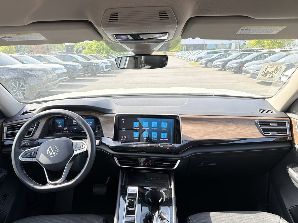 Used 2024 Volkswagen Atlas SE AWD/4WD image 18