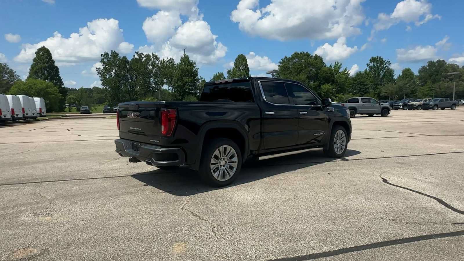 Certified 2021 GMC Sierra 1500 Denali w/ Denali Ultimate Package AWD/4WD image 8