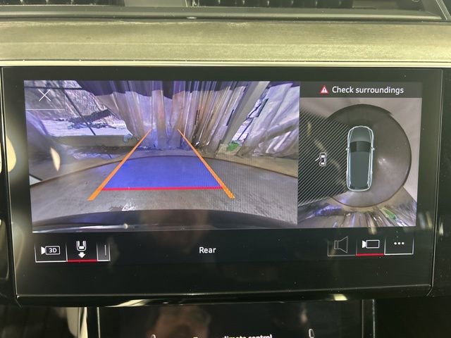 Used 2024 Audi Q8 e-tron Premium Plus w/ Premium Plus Package image 27