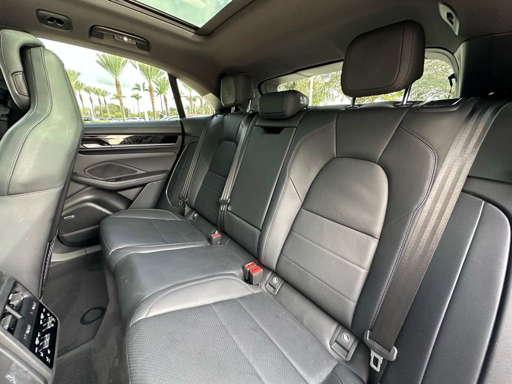Certified 2025 Porsche Macan 4 Electric image 37