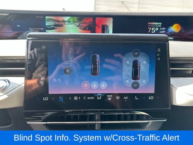 Used 2024 Lincoln Nautilus Reserve AWD/4WD image 29