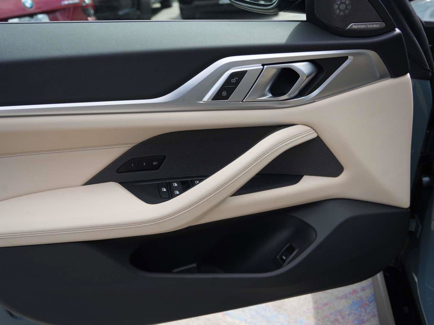 Used 2025 BMW M440i RWD image 12