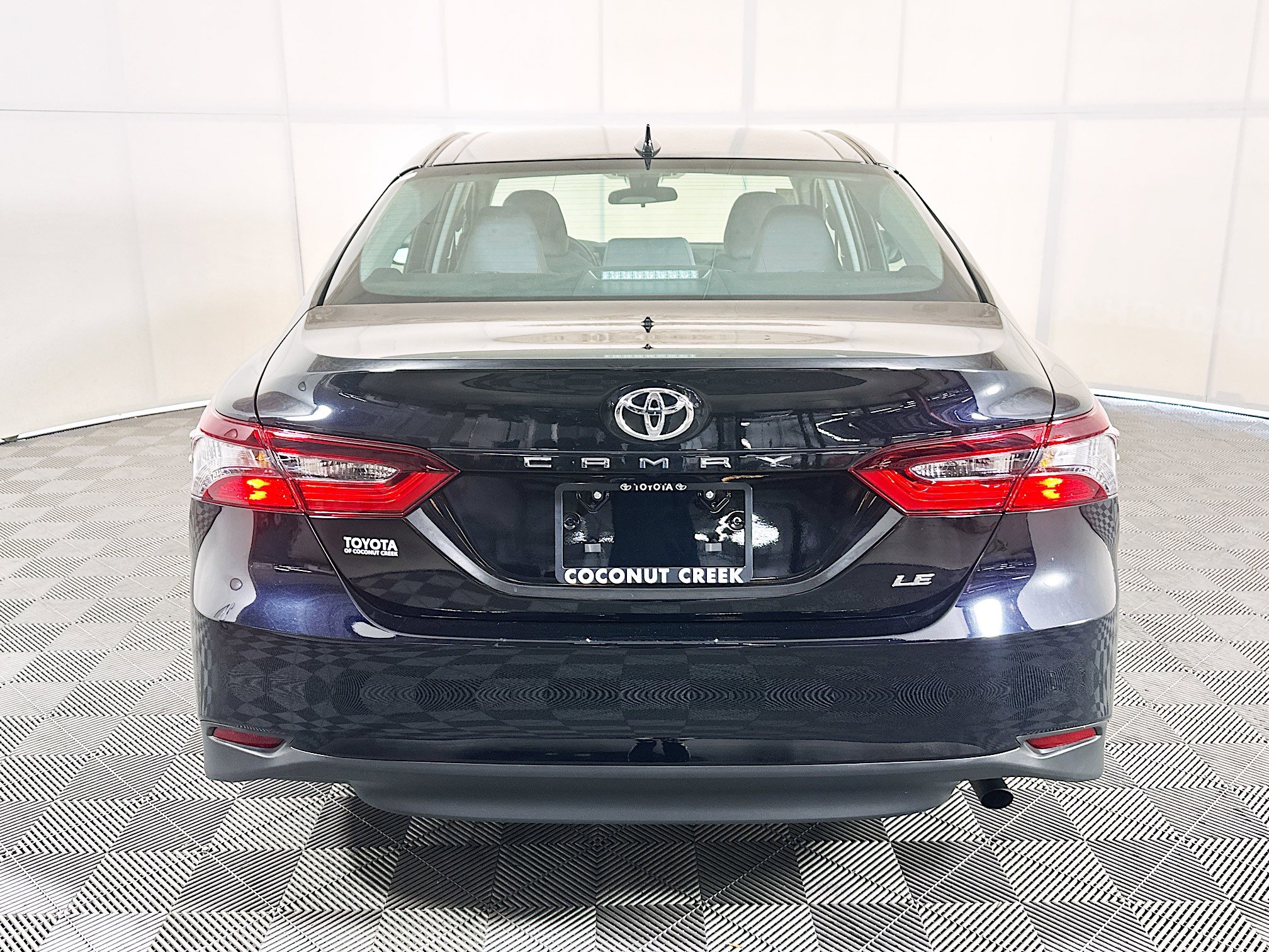 Used 2023 Toyota Camry LE FWD image 4
