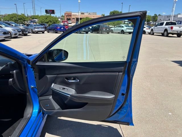 Used 2023 Nissan Sentra SR w/ SR Premium Package FWD image 21