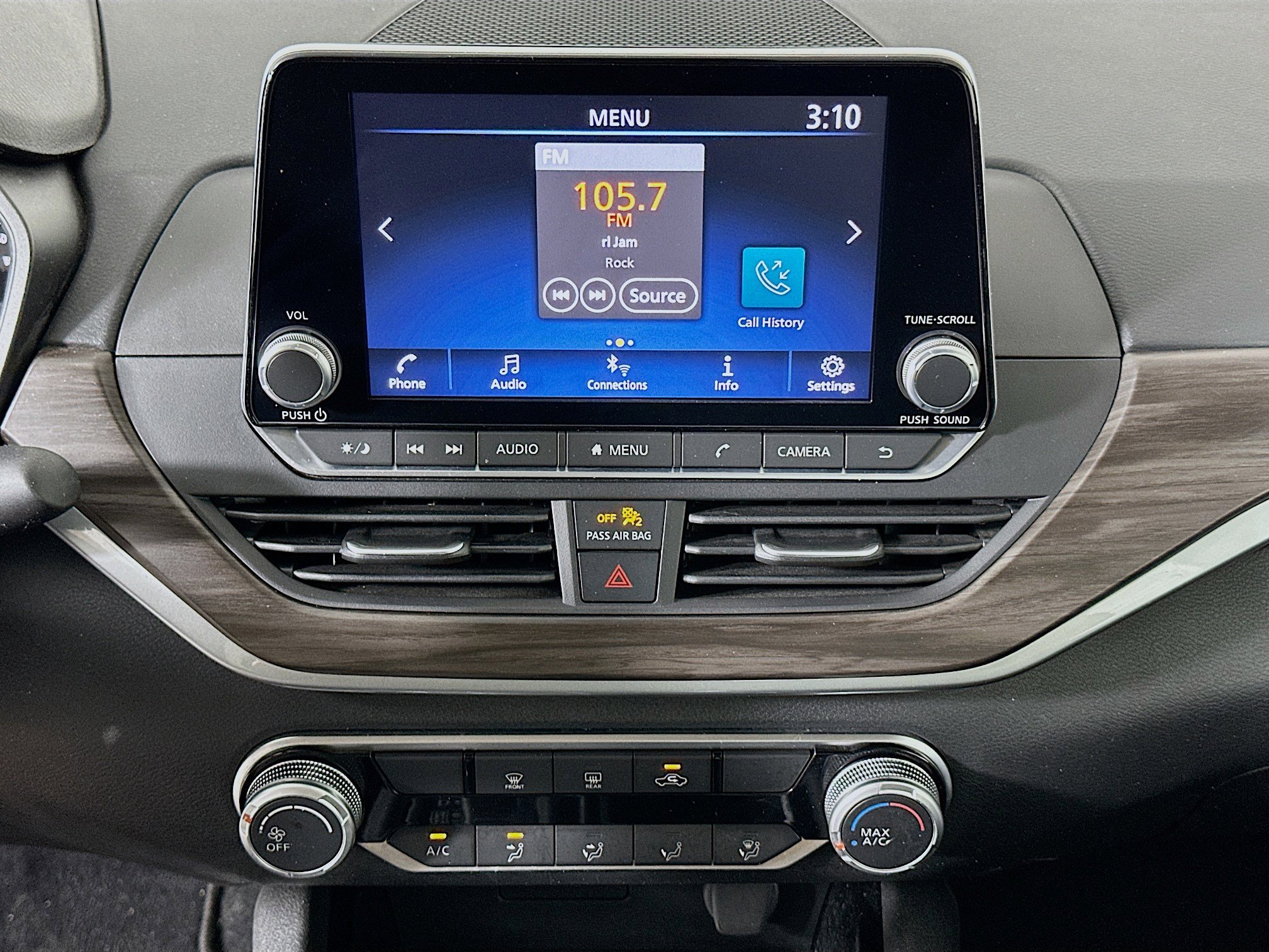 Used 2024 Nissan Altima 2.5 SV image 23