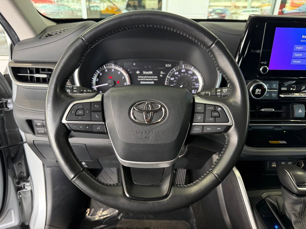 Used 2024 Toyota Highlander XLE AWD/4WD image 26