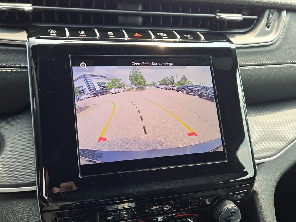 New 2025 Jeep Grand Cherokee L Laredo image 31