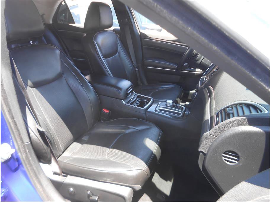 Used 2019 Chrysler 300 Limited image 10