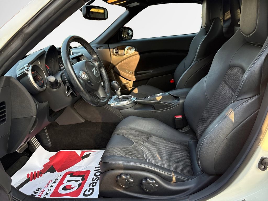 Used 2016 Nissan 370Z Touring image 12